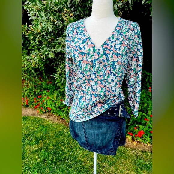 Cynthia Rowley Blue Floral 🌷V-Neck Blouse - Picture 1 of 7